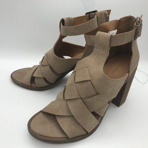 Universal Thread Heels Size 8 Taupe / Auburn